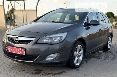 Opel Astra 2011