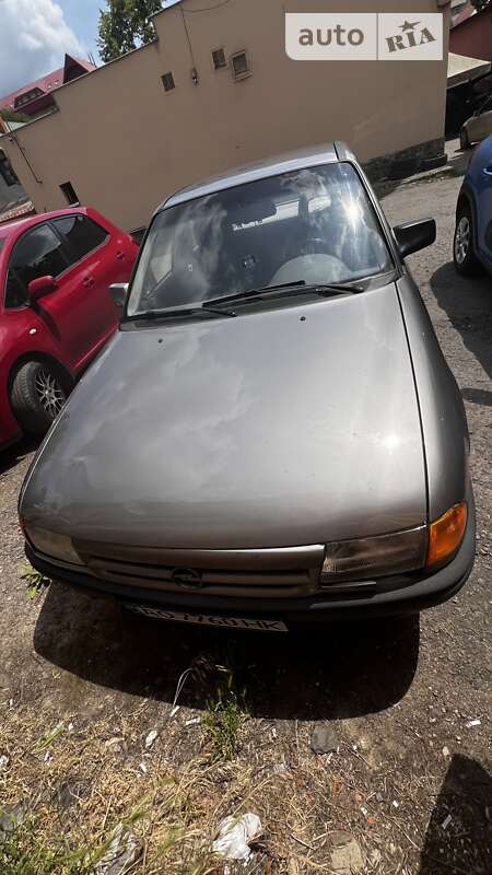 Хэтчбек Opel Astra 1992 в Ужгороде