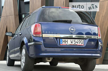 Універсал Opel Astra 2005 в Луцьку