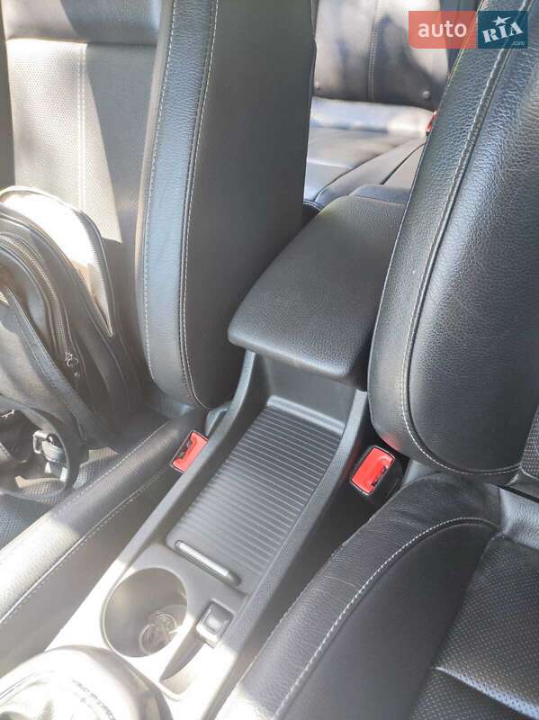 Универсал Opel Astra 2011 в Житомире