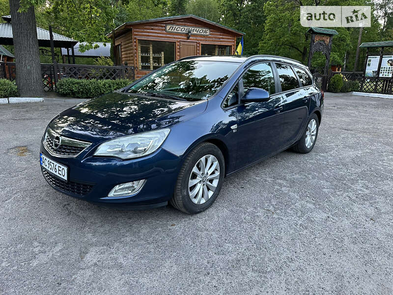 Универсал Opel Astra 2012 в Луцке