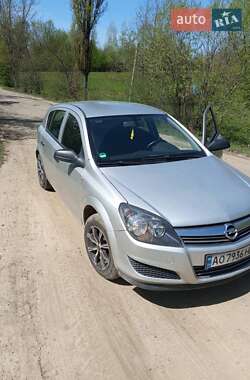 Хэтчбек Opel Astra 2009 в 