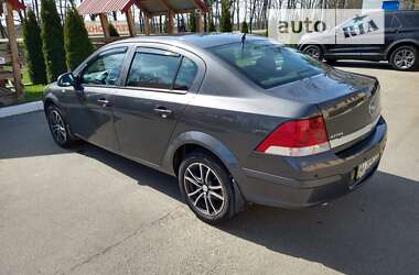 Седан Opel Astra 2012 в Боярке