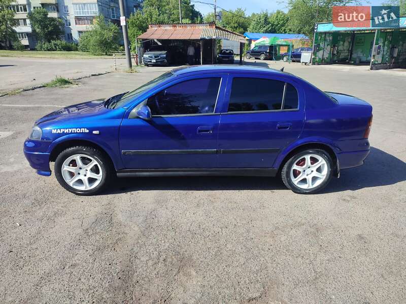 Седан Opel Astra 2004 в Запорожье