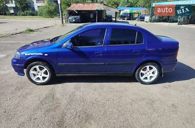 Седан Opel Astra 2004 в 