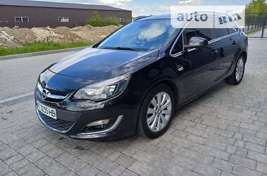 Універсал Opel Astra 2014 в Івано-Франківську