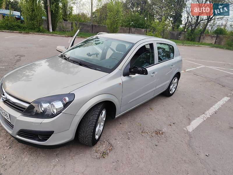 Хетчбек Opel Astra 2007 в Києві фото 2 Хетчбек Opel Astra 2007 в Києві