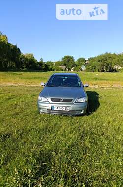 Седан Opel Astra 2006 в Благовіщенську