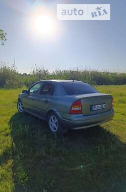 Седан Opel Astra 2006 в Благовещенском