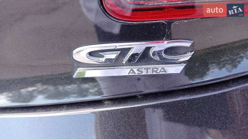 Хэтчбек Opel Astra 2013 в Киеве