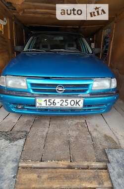 Седан Opel Astra 1994 в Кропивницком