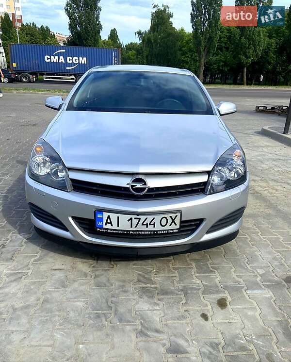 Купе Opel Astra 2005 в Киеве