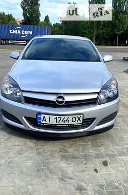 Купе Opel Astra 2005 в Киеве