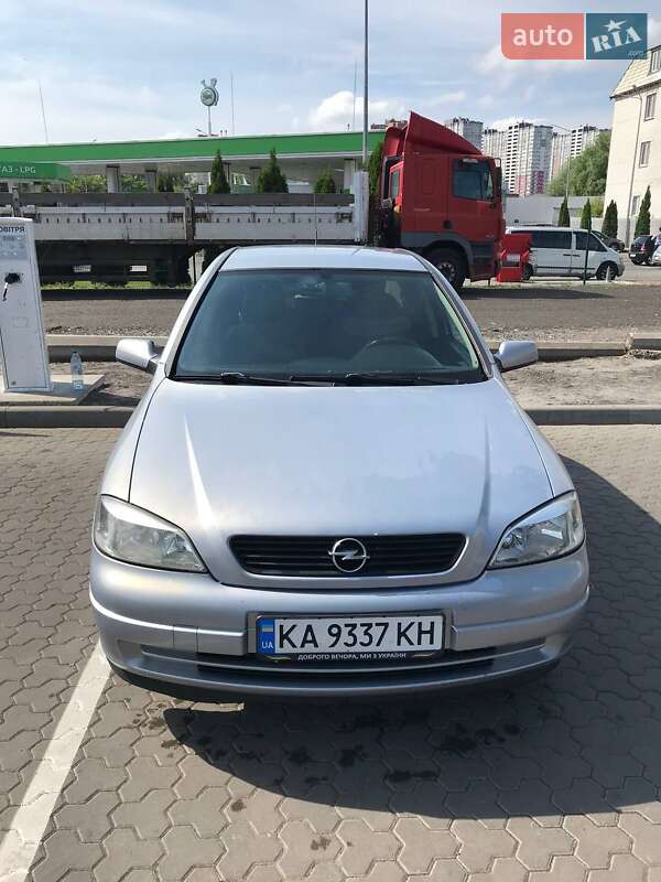 Седан Opel Astra 2001 в Киеве