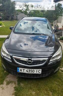 Универсал Opel Astra 2012 в Косове