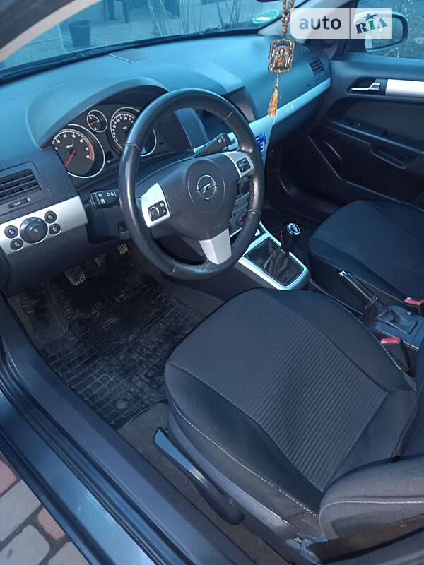 Универсал Opel Astra 2009 в Краснограде