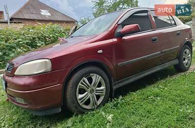 Хэтчбек Opel Astra 1999 в 