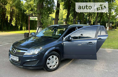 Универсал Opel Astra 2010 в Звягеле