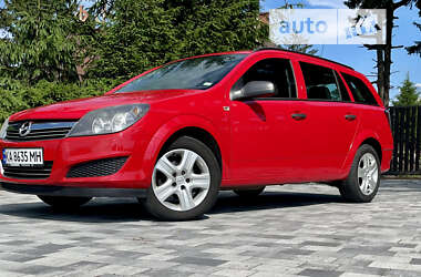 Универсал Opel Astra 2009 в Староконстантинове