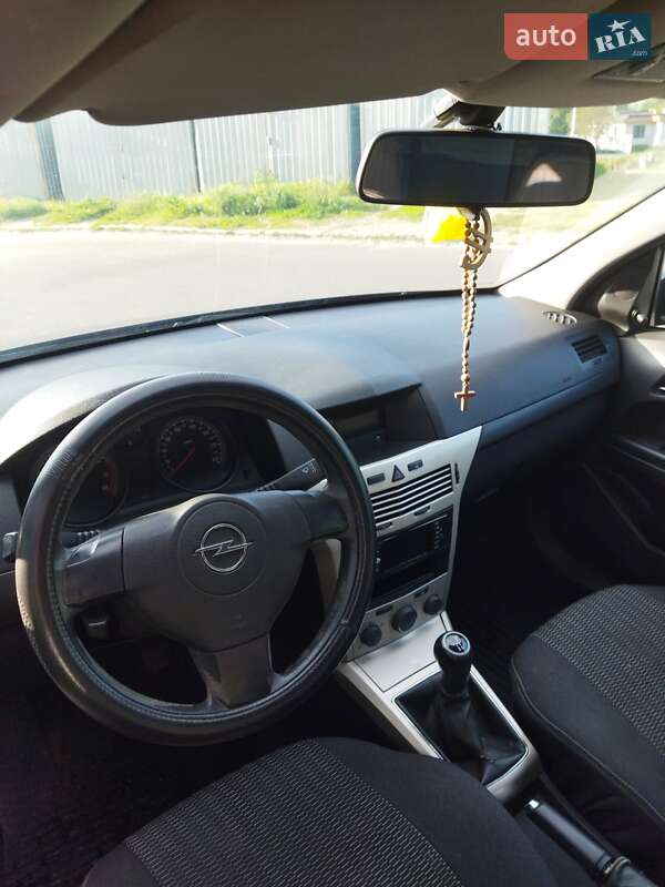 Хэтчбек Opel Astra 2007 в Киеве
