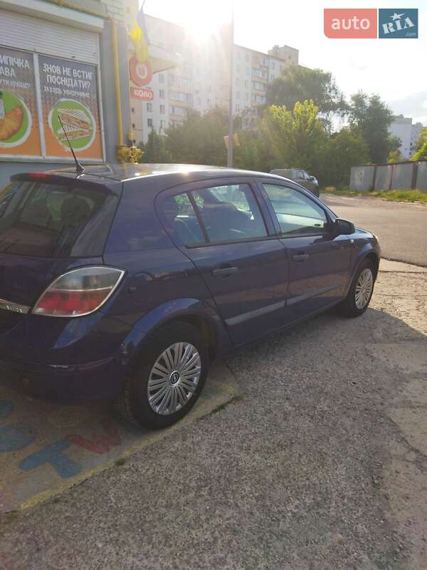 Хэтчбек Opel Astra 2007 в Киеве