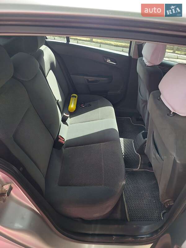 Хэтчбек Opel Astra 2004 в Болграде фото 10 Хэтчбек Opel Astra 2004 в Болграде