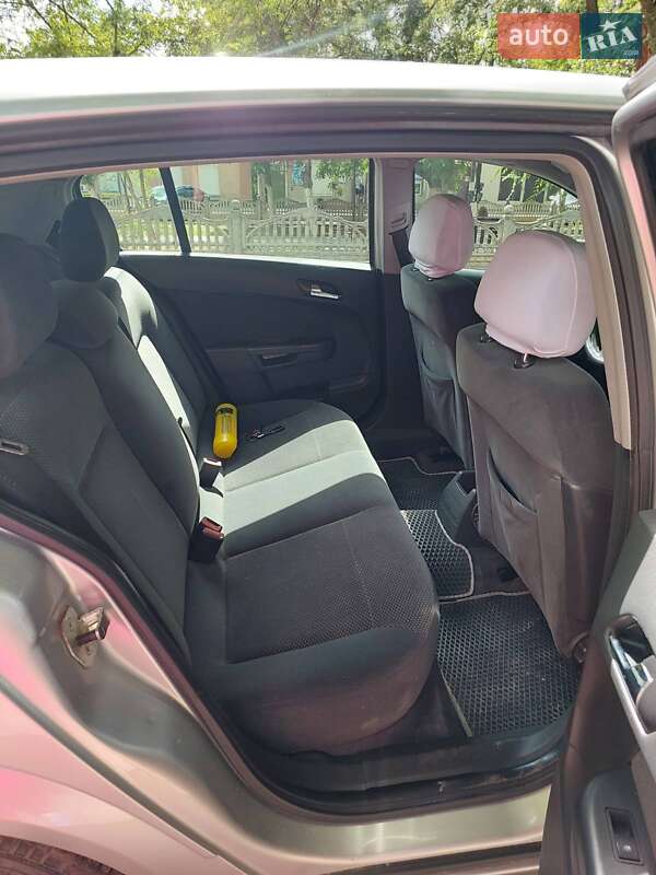 Хэтчбек Opel Astra 2004 в Болграде фото 17 Хэтчбек Opel Astra 2004 в Болграде