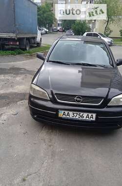 Седан Opel Astra 2006 в Киеве