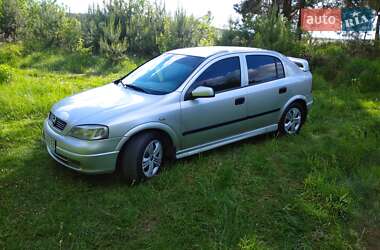 Хэтчбек Opel Astra 1999 в 