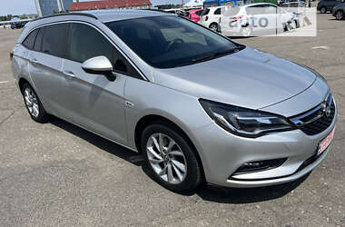 Универсал Opel Astra 2019 в Киеве
