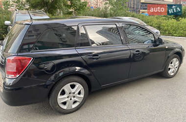Универсал Opel Astra 2011 в 