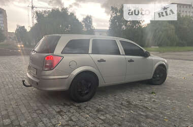 Универсал Opel Astra 2009 в Ровно