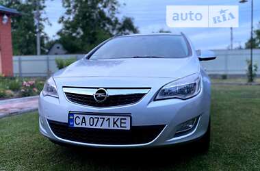 Универсал Opel Astra 2012 в Каменке