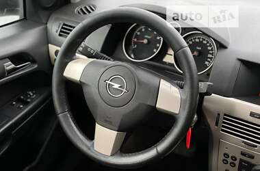 Хэтчбек Opel Astra 2008 в Ровно