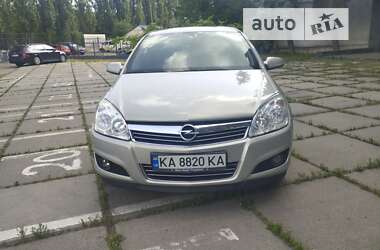 Хэтчбек Opel Astra 2007 в Киеве