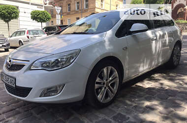 Opel Astra 2011