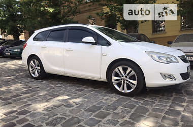 Універсал Opel Astra 2011 в Львові