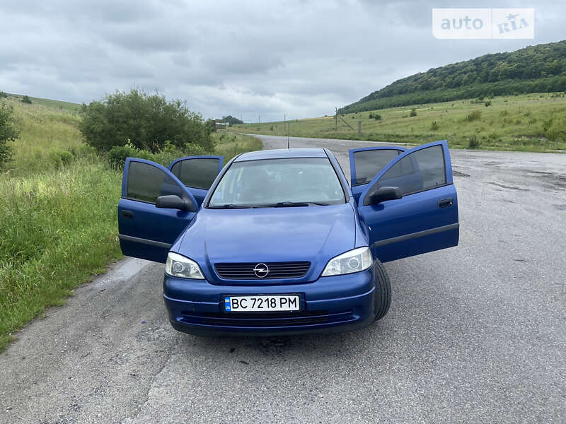 Седан Opel Astra 2006 в Тернополе