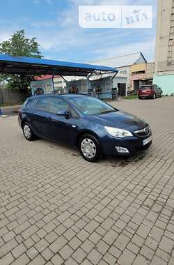 Opel Astra 2012