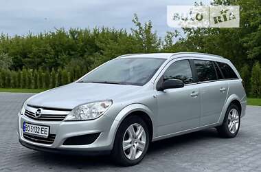 Універсал Opel Astra 2009 в Тернополі