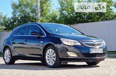 Opel Astra 2012