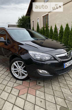 Універсал Opel Astra 2012 в Стрию