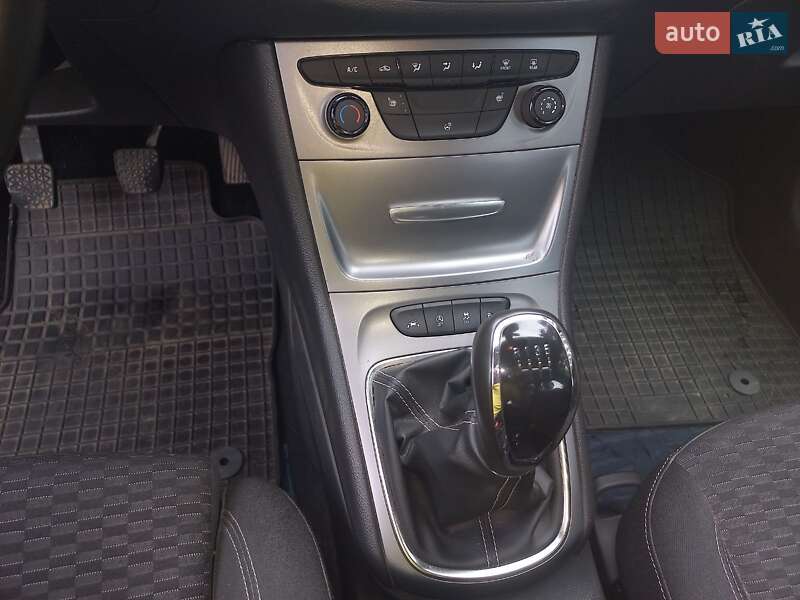 Універсал Opel Astra 2017 в Ромнах