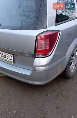 Універсал Opel Astra 2012 в Іршаві