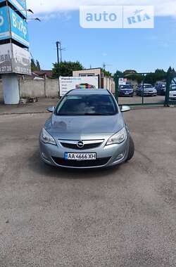 Універсал Opel Astra 2011 в Полтаві