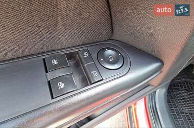 Хэтчбек Opel Astra 2012 в 