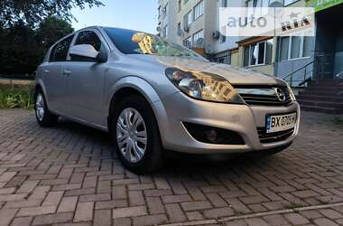 Хэтчбек Opel Astra 2013 в Каменец-Подольском