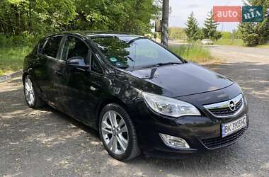 Хетчбек Opel Astra 2010 в Радивиліві