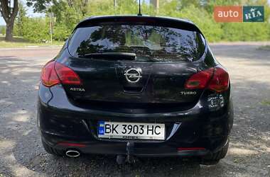 Хетчбек Opel Astra 2010 в Радивиліві