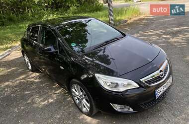 Хетчбек Opel Astra 2010 в Радивиліві